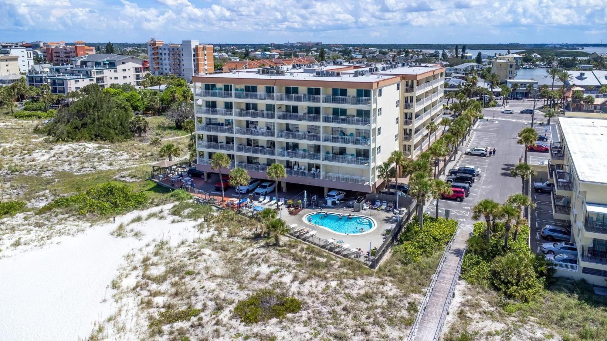 Beachfront Madeira Norte St. Pete Beach Buitenkant foto