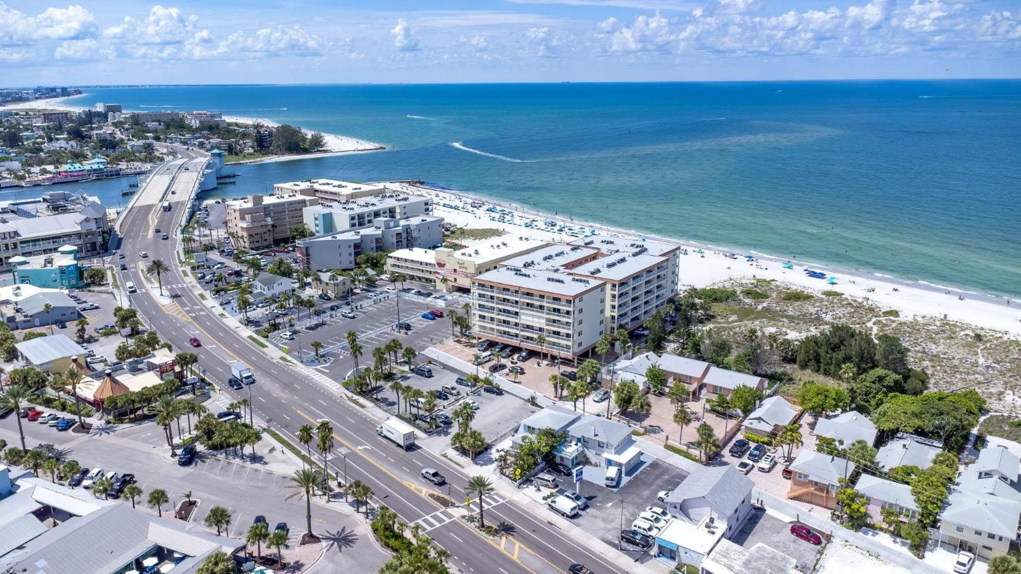 Beachfront Madeira Norte St. Pete Beach Buitenkant foto